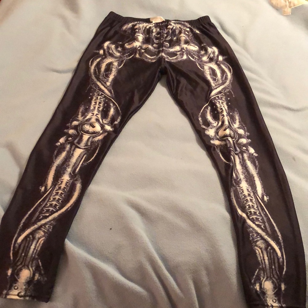 Online leggings store skeletal leggings